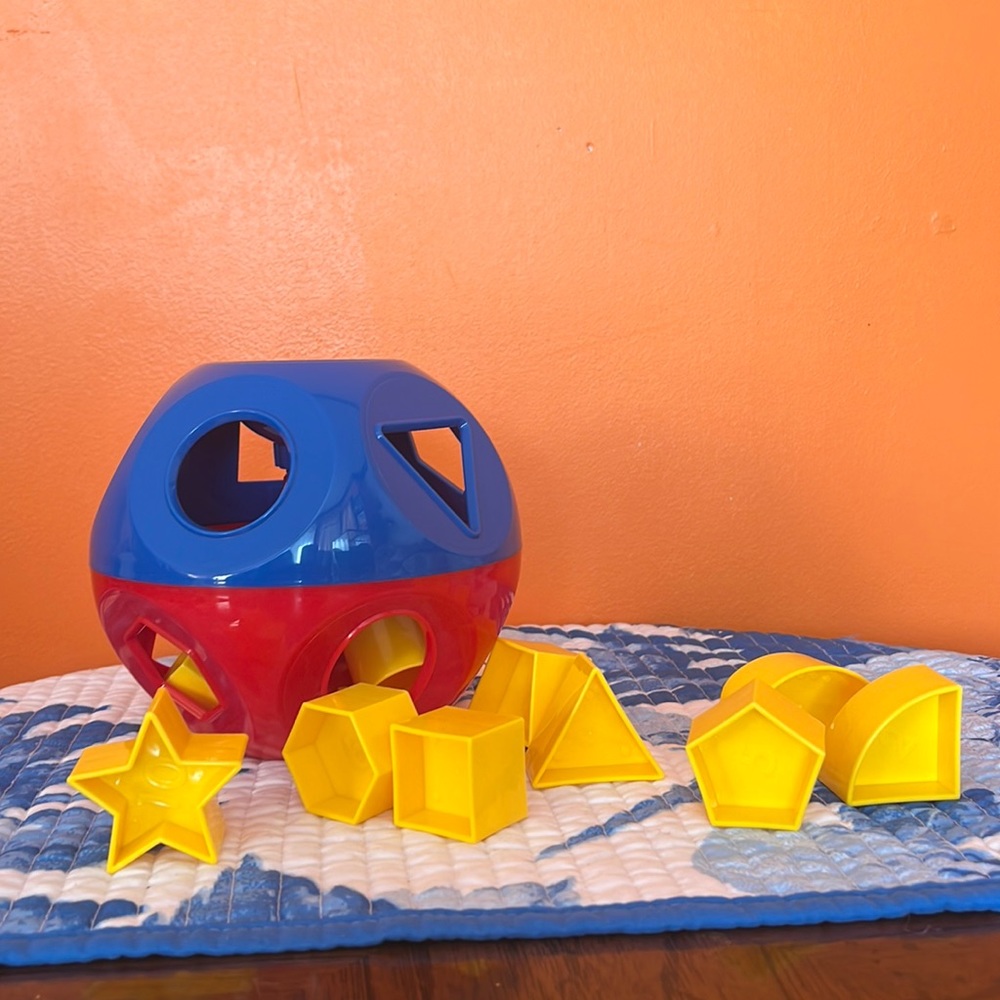 Brand New Tupperware Shape-O Toy